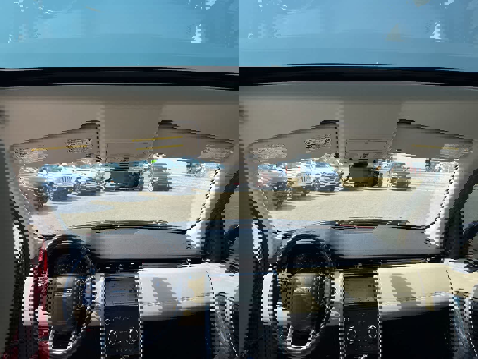 Used 2020 Land Rover Discovery Sport SE image 19