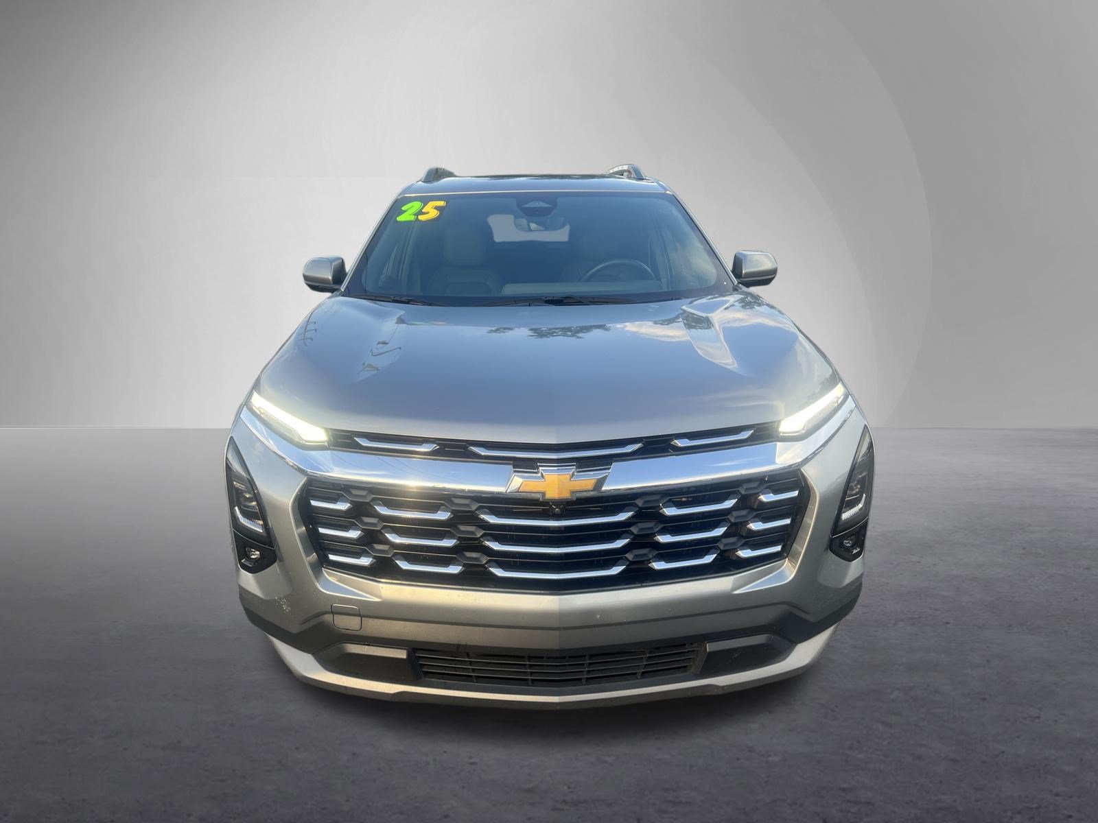 Used 2025 Chevrolet Equinox LT w/ Convenience Package II AWD/4WD image 9