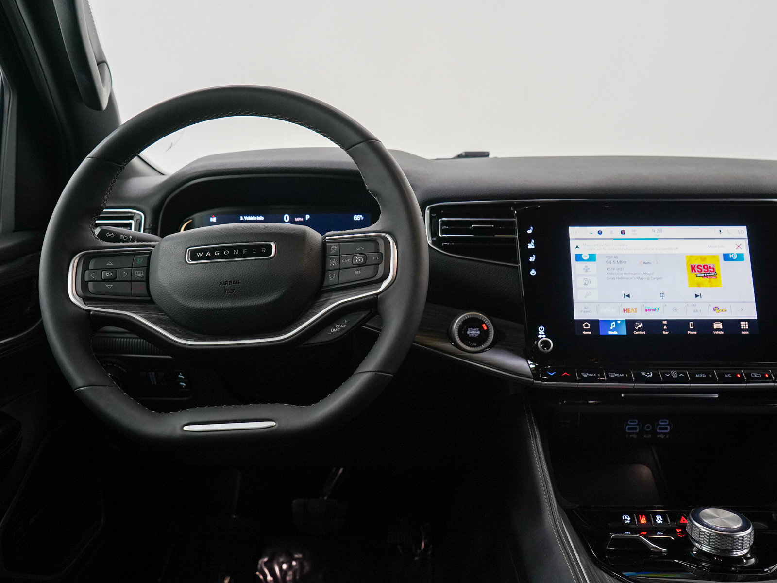 Used 2024 Jeep Wagoneer L Series II w/ Flexible Seating Group image 14