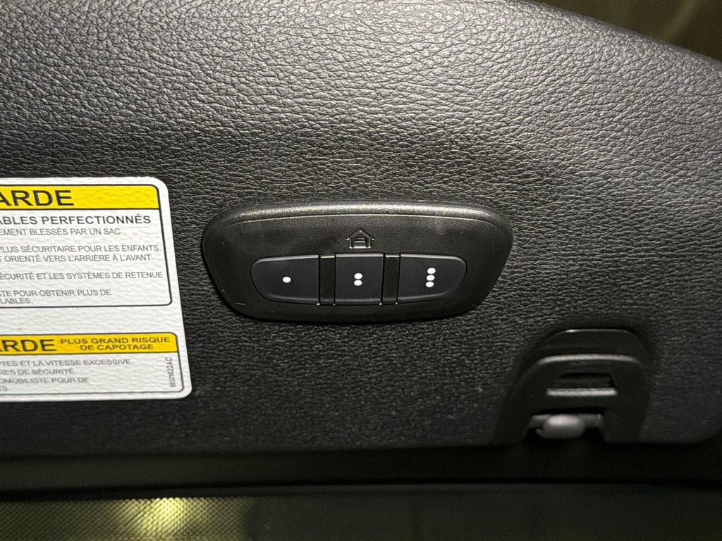 Used 2022 Jeep Wrangler Unlimited Sahara AWD/4WD image 23