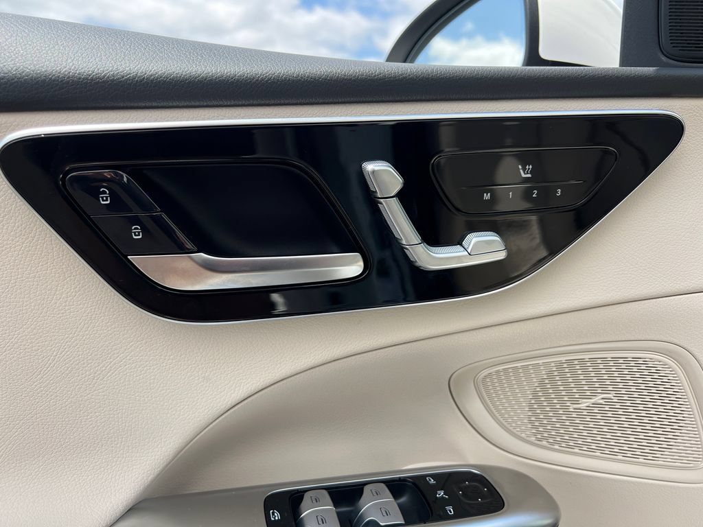 New 2026 Mercedes-Benz C 300 4MATIC Sedan image 12