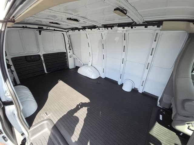 New 2026 Chevrolet Express 2500 w/ Driver Convenience Package RWD image 25