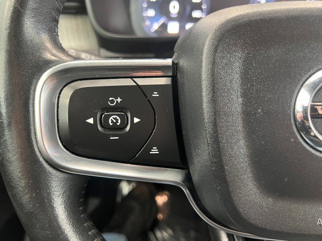 Used 2019 Volvo XC40 T5 Inscription image 28