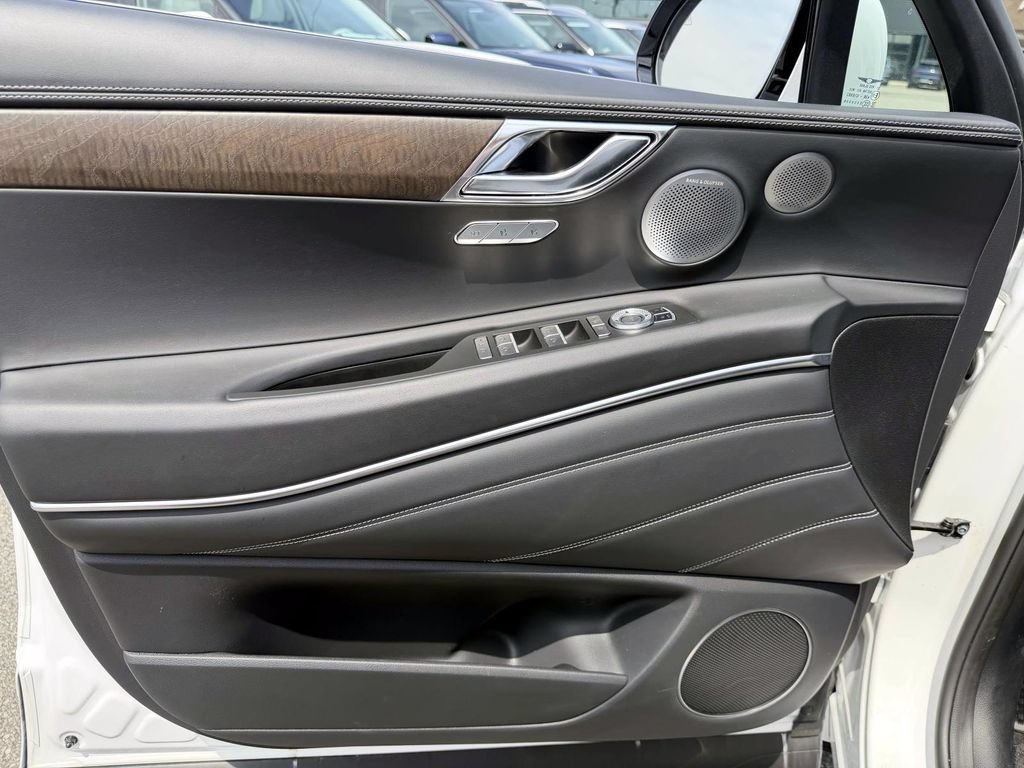 Certified 2025 Genesis GV80 3.5T Advanced AWD/4WD image 18