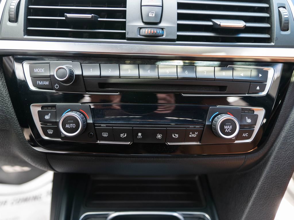 Used 2018 BMW 330i xDrive Sedan w/ Premium Package AWD/4WD image 28