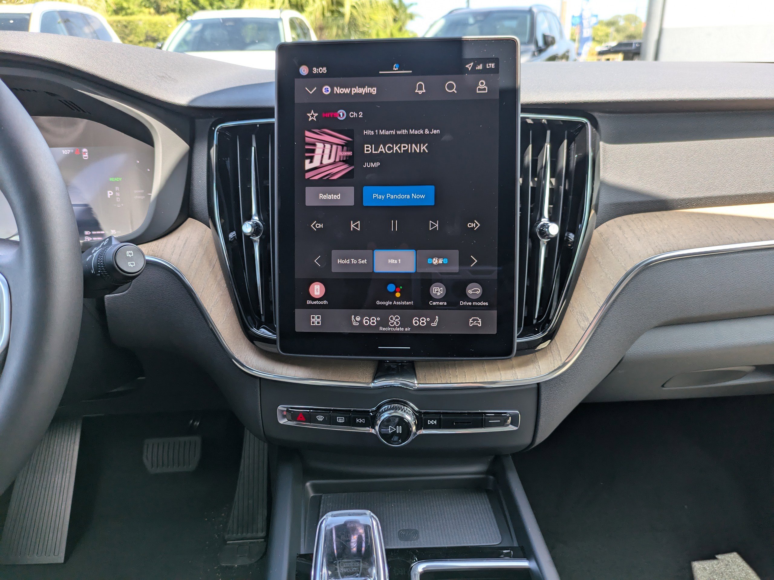 New 2026 Volvo XC60 T8 Core image 19