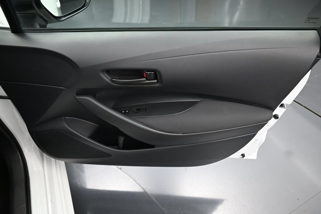 Used 2026 Toyota Corolla LE FWD image 31