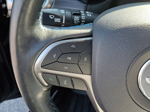 Used 2019 Jeep Grand Cherokee Laredo AWD/4WD image 23