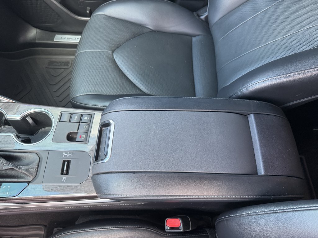 Used 2023 Toyota Highlander Limited FWD image 24