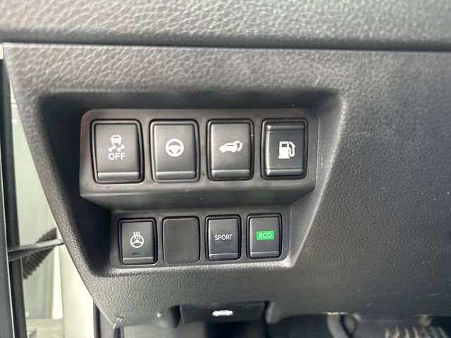 Used 2020 Nissan Rogue SL w/ Premium Package image 29