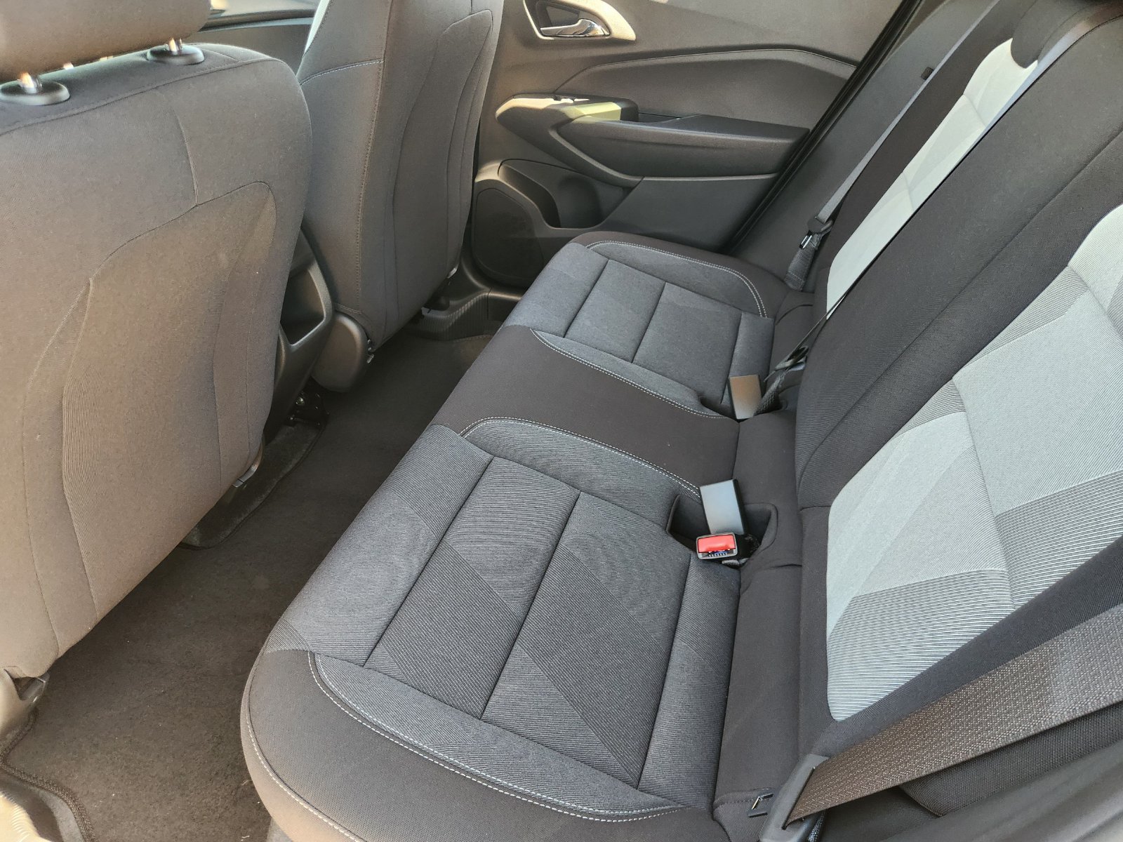 New 2026 Chevrolet Trax LS w/ LS Convenience Package FWD image 24