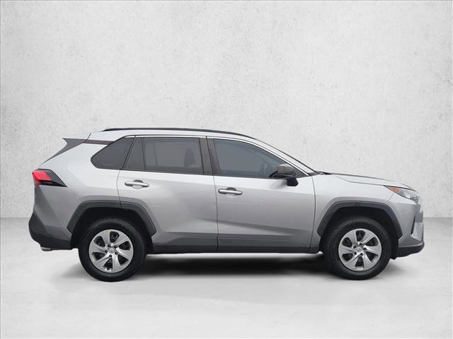 Used 2021 Toyota RAV4 LE image 4