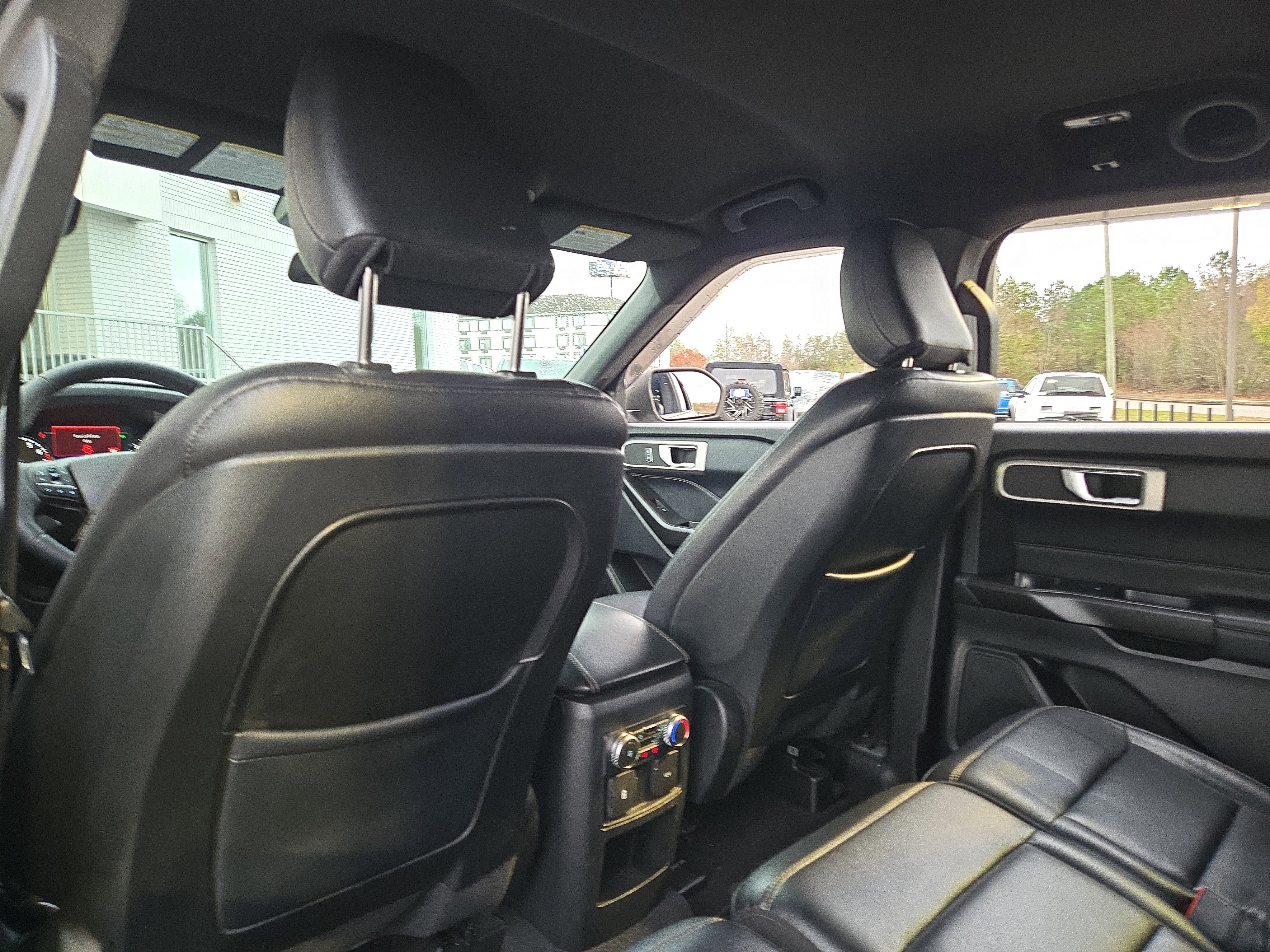 Used 2020 Ford Explorer XLT w/ Equipment Group 202A image 16