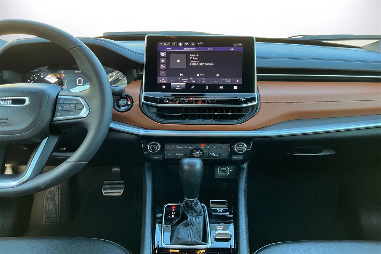 Certified 2024 Jeep Compass Limited image 11