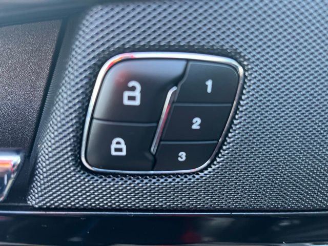 Used 2023 Lincoln Nautilus Reserve w/ Equipment Group 201A image 11