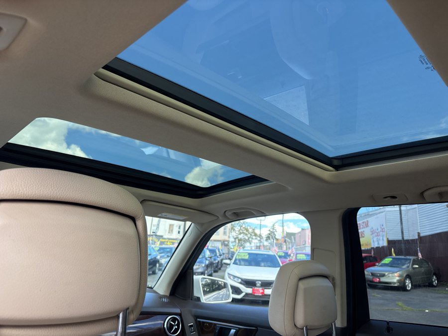 Used 2015 Mercedes-Benz GLK 350 4MATIC image 30