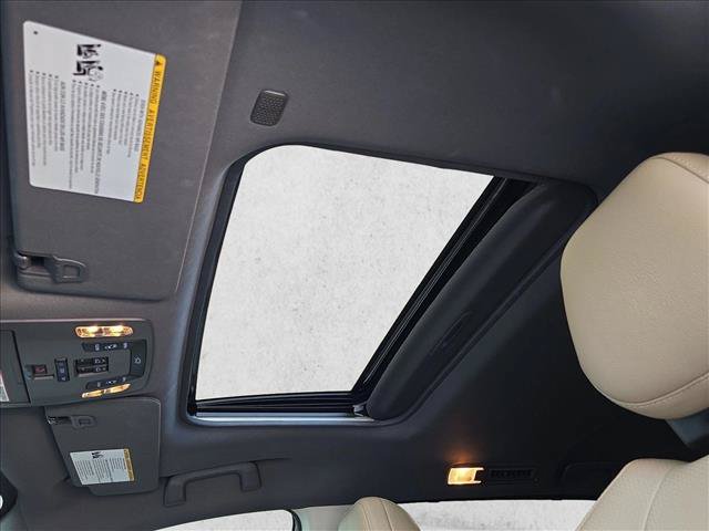 Used 2021 Toyota Sienna XLE FWD image 15