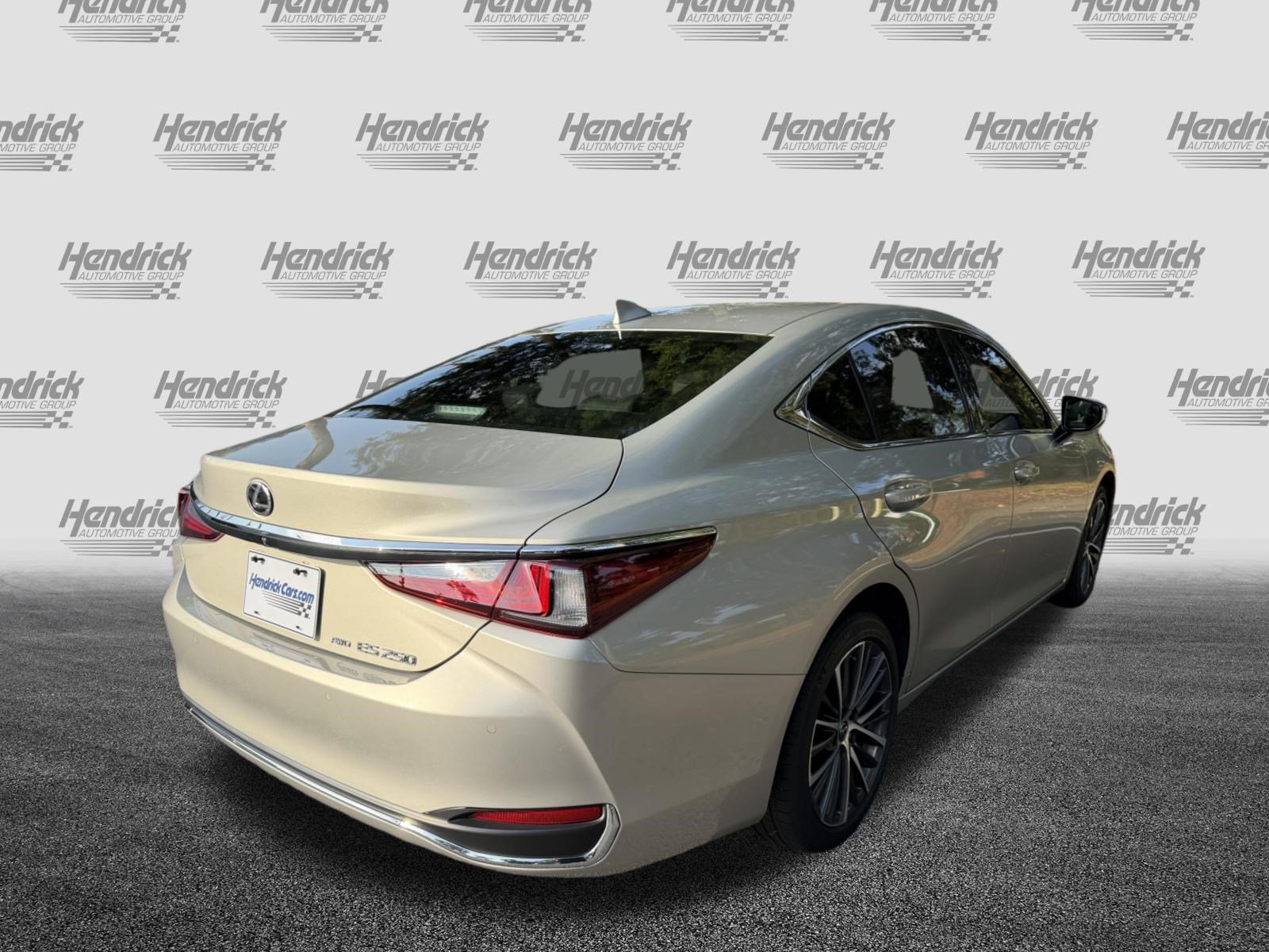 Certified 2023 Lexus ES 250 w/ Premium Package AWD/4WD image 9