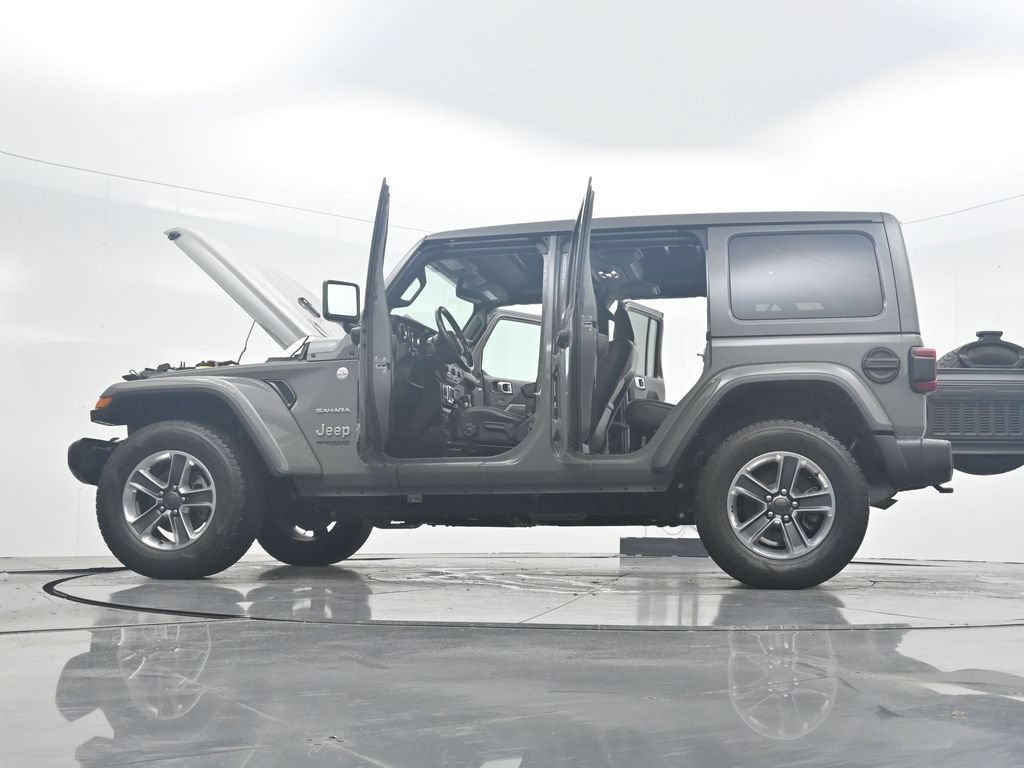 Used 2022 Jeep Wrangler Unlimited Sahara w/ LED Lighting Group AWD/4WD image 44