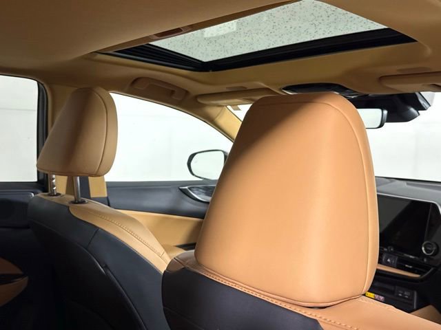 Used 2025 Lexus NX 250 FWD w/ Towing Package (2000 Lbs) image 31