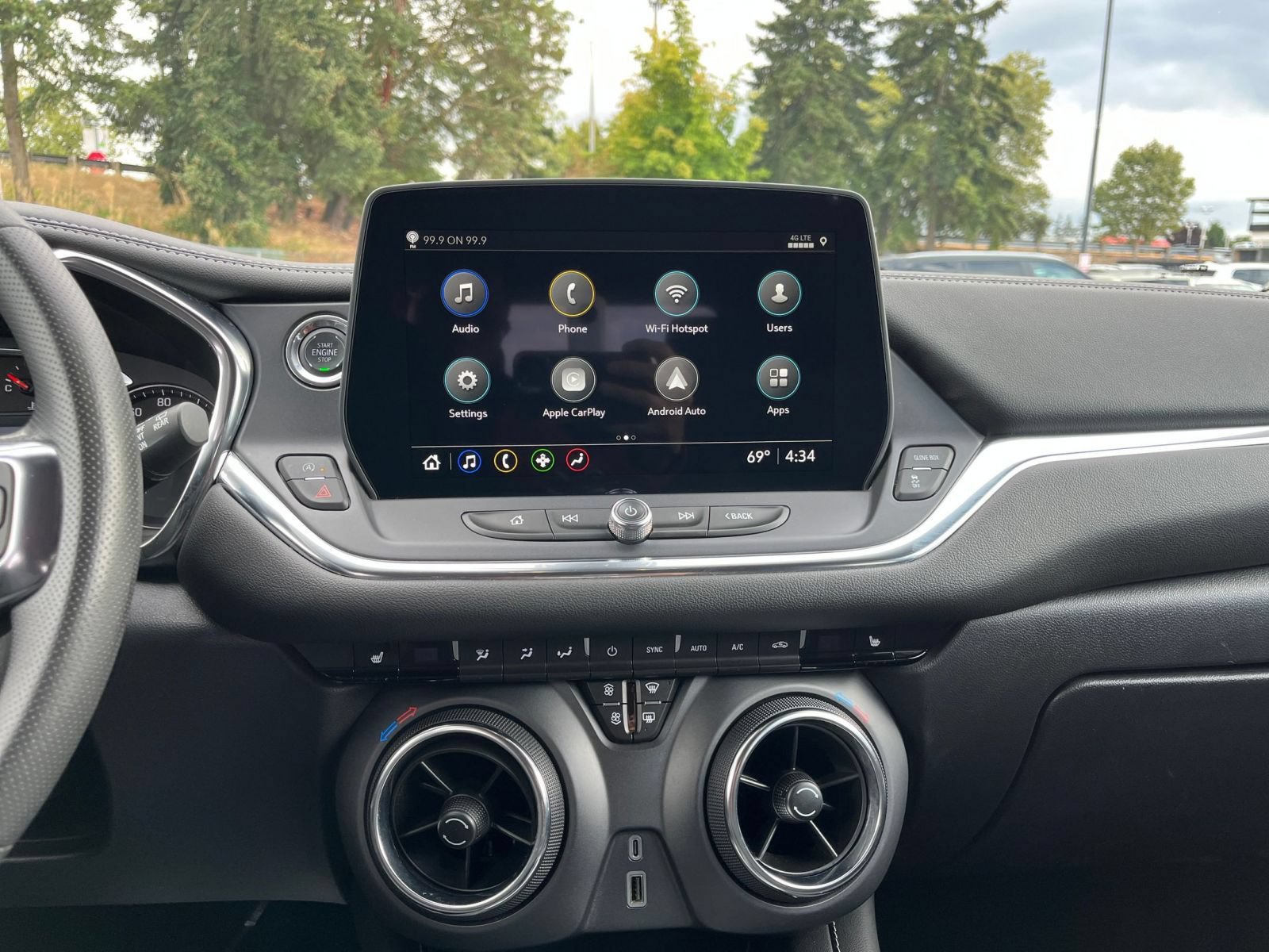 Used 2025 Chevrolet Blazer LT FWD image 19