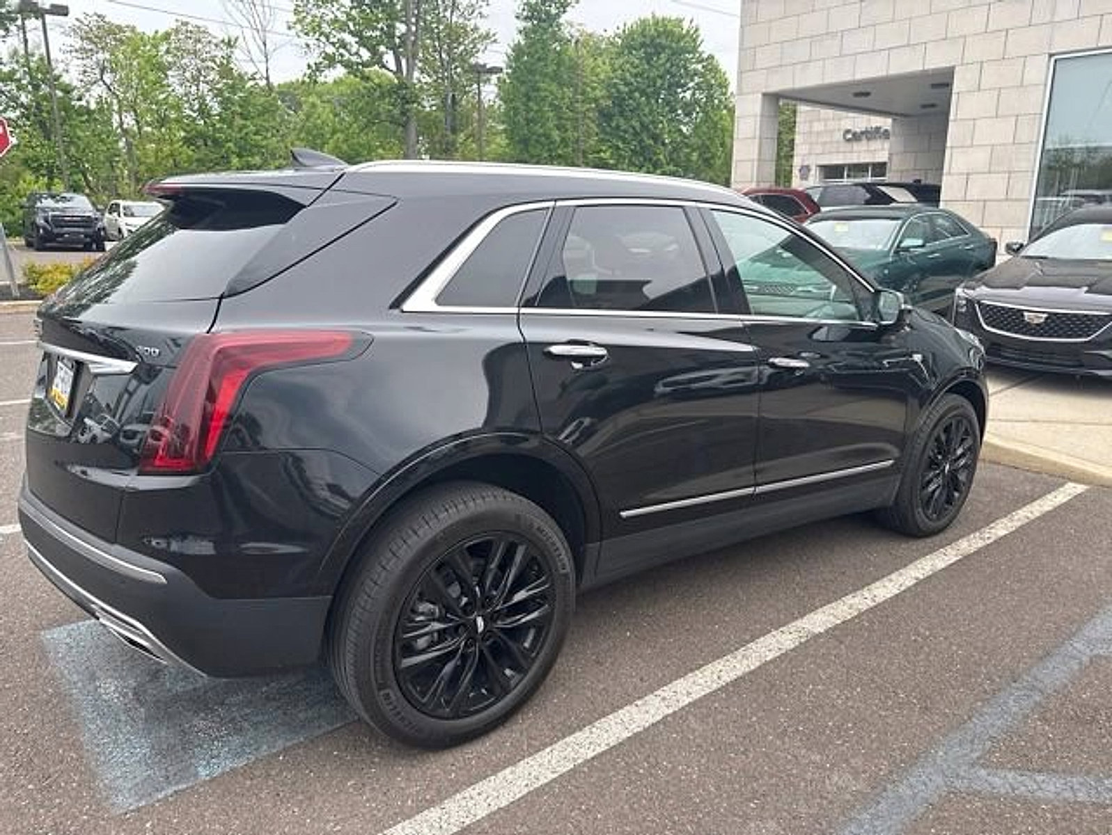 Certified 2023 Cadillac XT5 Premium Luxury AWD/4WD image 2