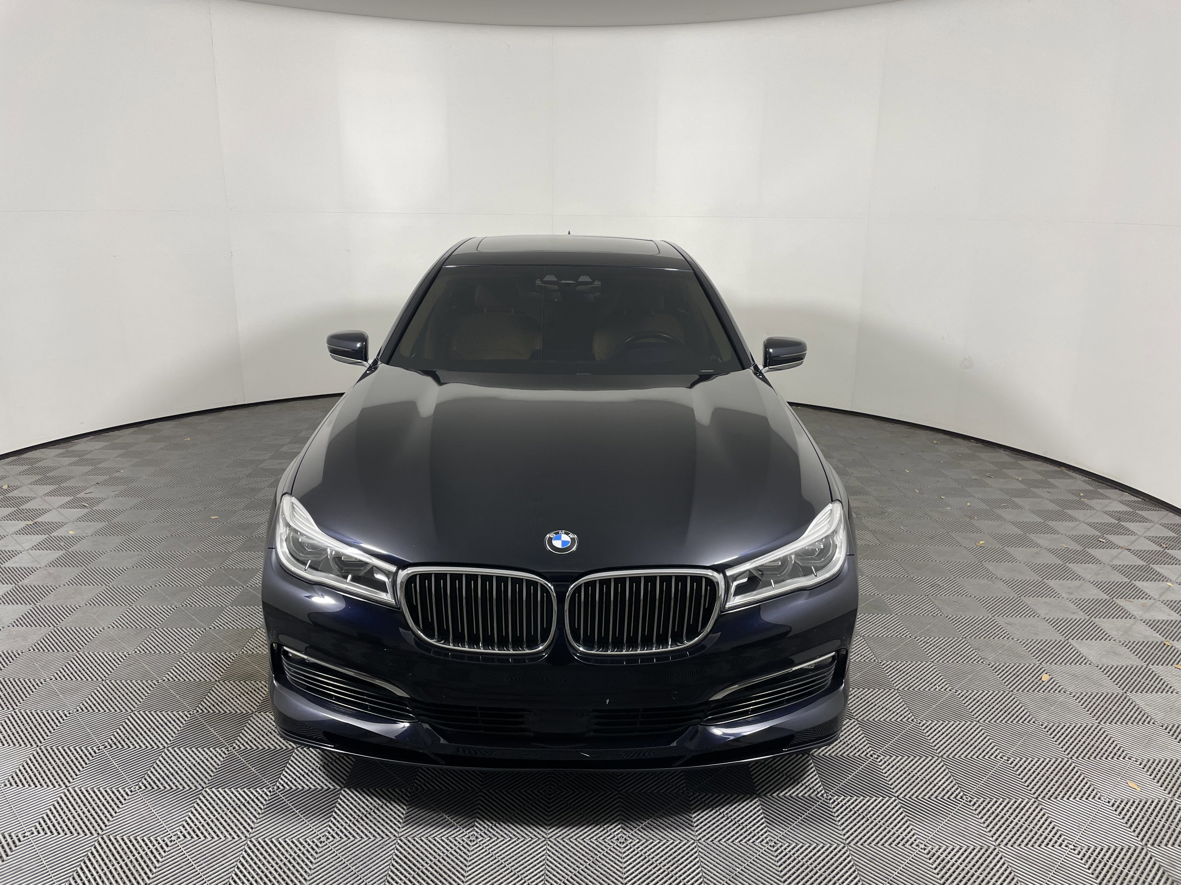 Used 2018 BMW ALPINA B7 xDrive AWD/4WD image 8