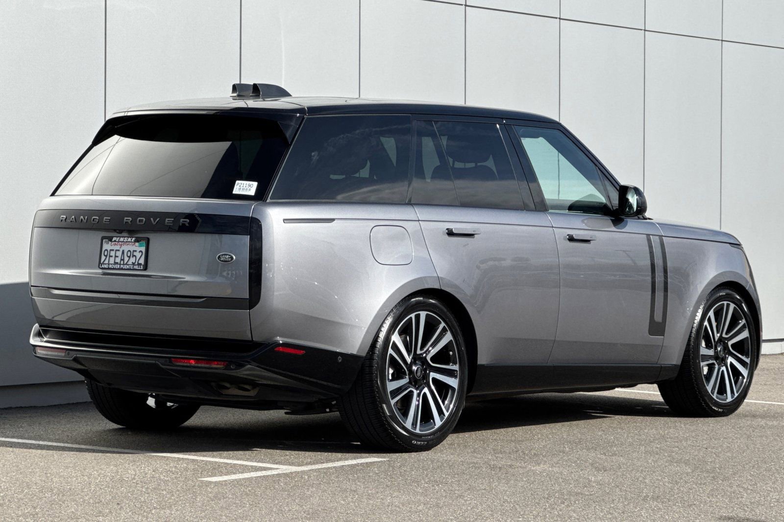 Used 2023 Land Rover Range Rover SE AWD/4WD image 5