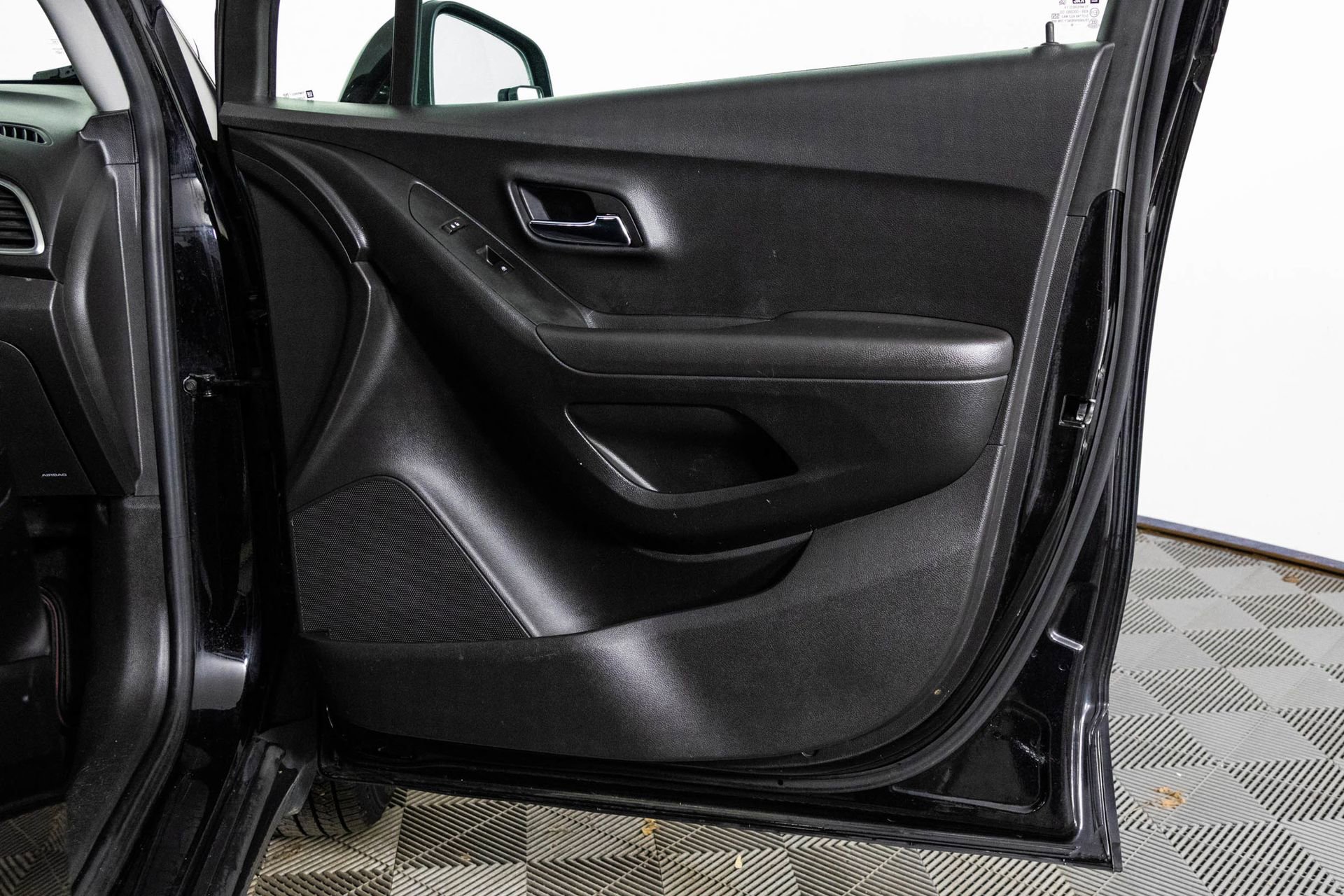 Used 2020 Chevrolet Trax LS w/ Tint and Cruise Package image 39