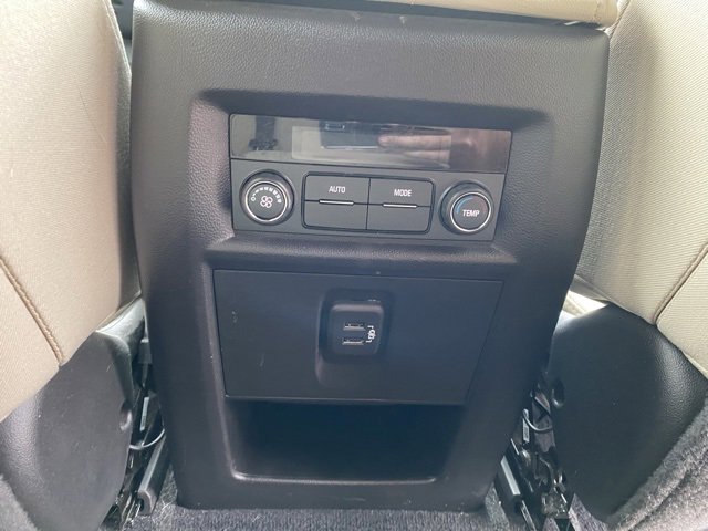 Used 2022 Chevrolet Traverse LS image 12