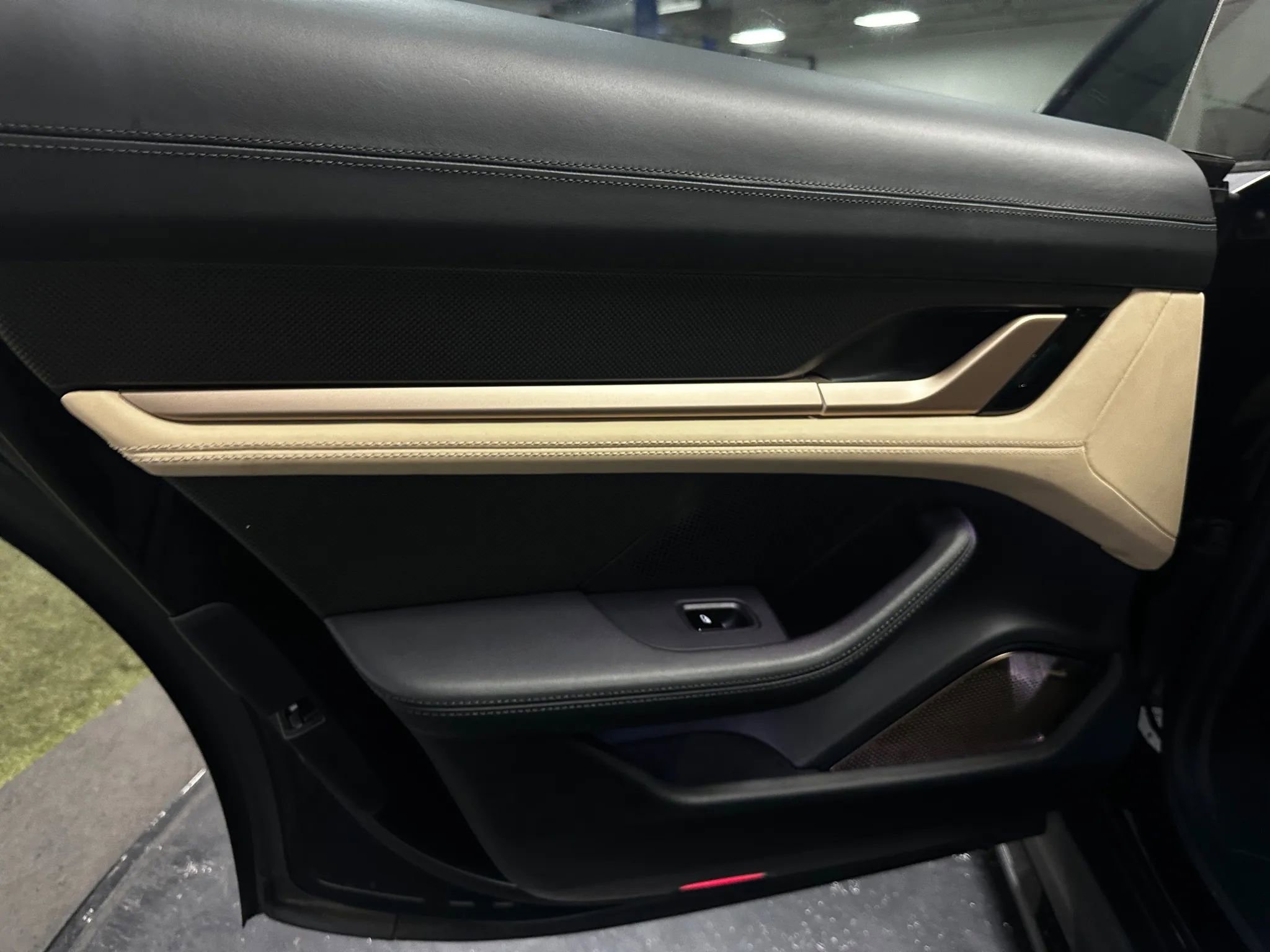 Used 2020 Porsche Taycan Turbo S image 17