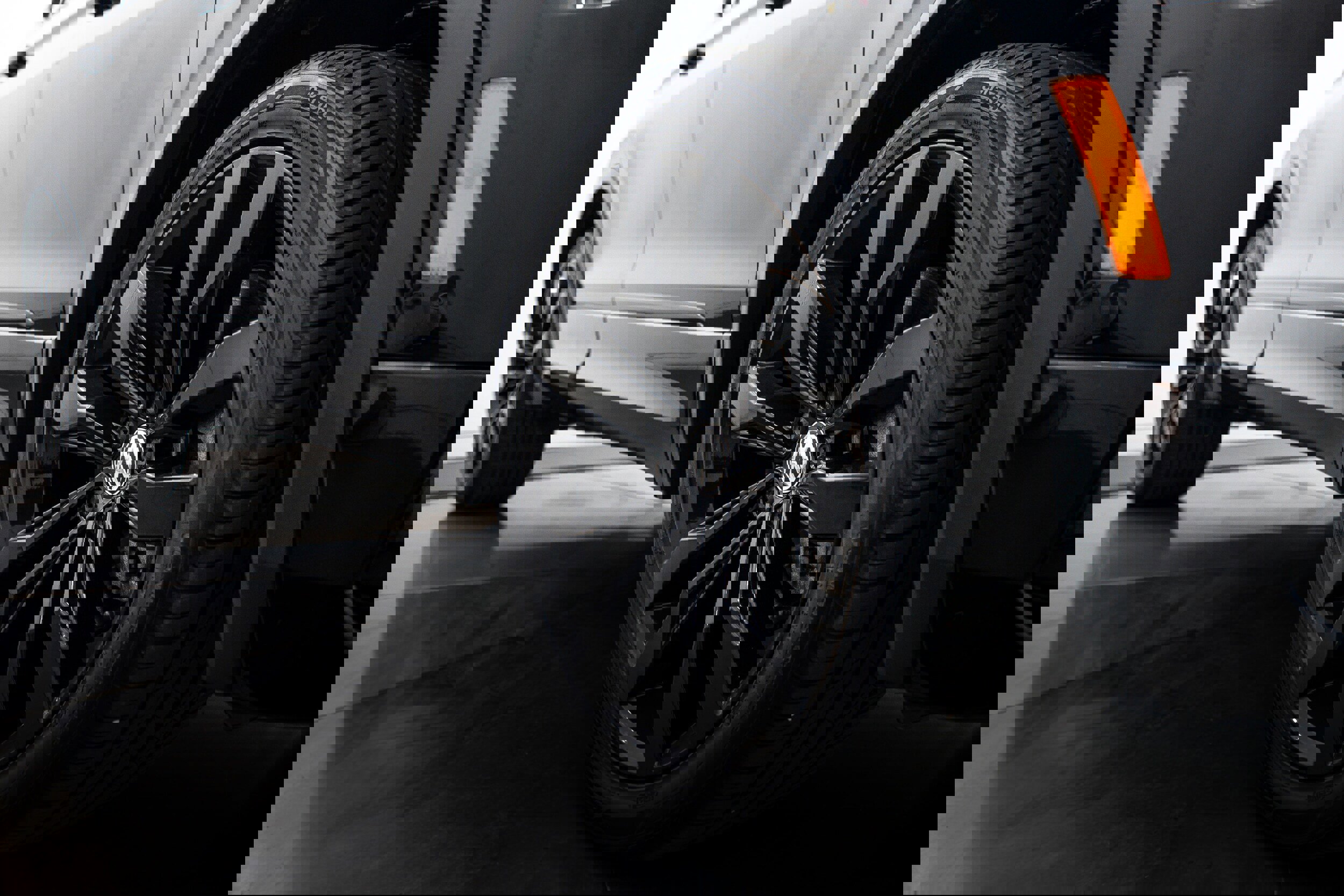 Used 2021 Volkswagen Tiguan SE R-Line image 23