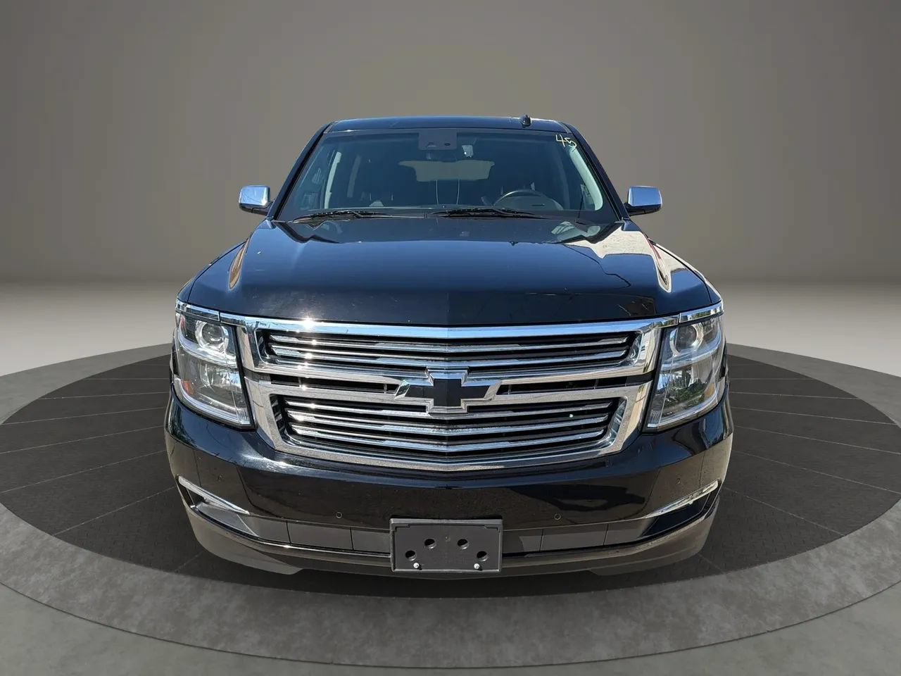 Used 2018 Chevrolet Suburban Premier AWD/4WD image 2