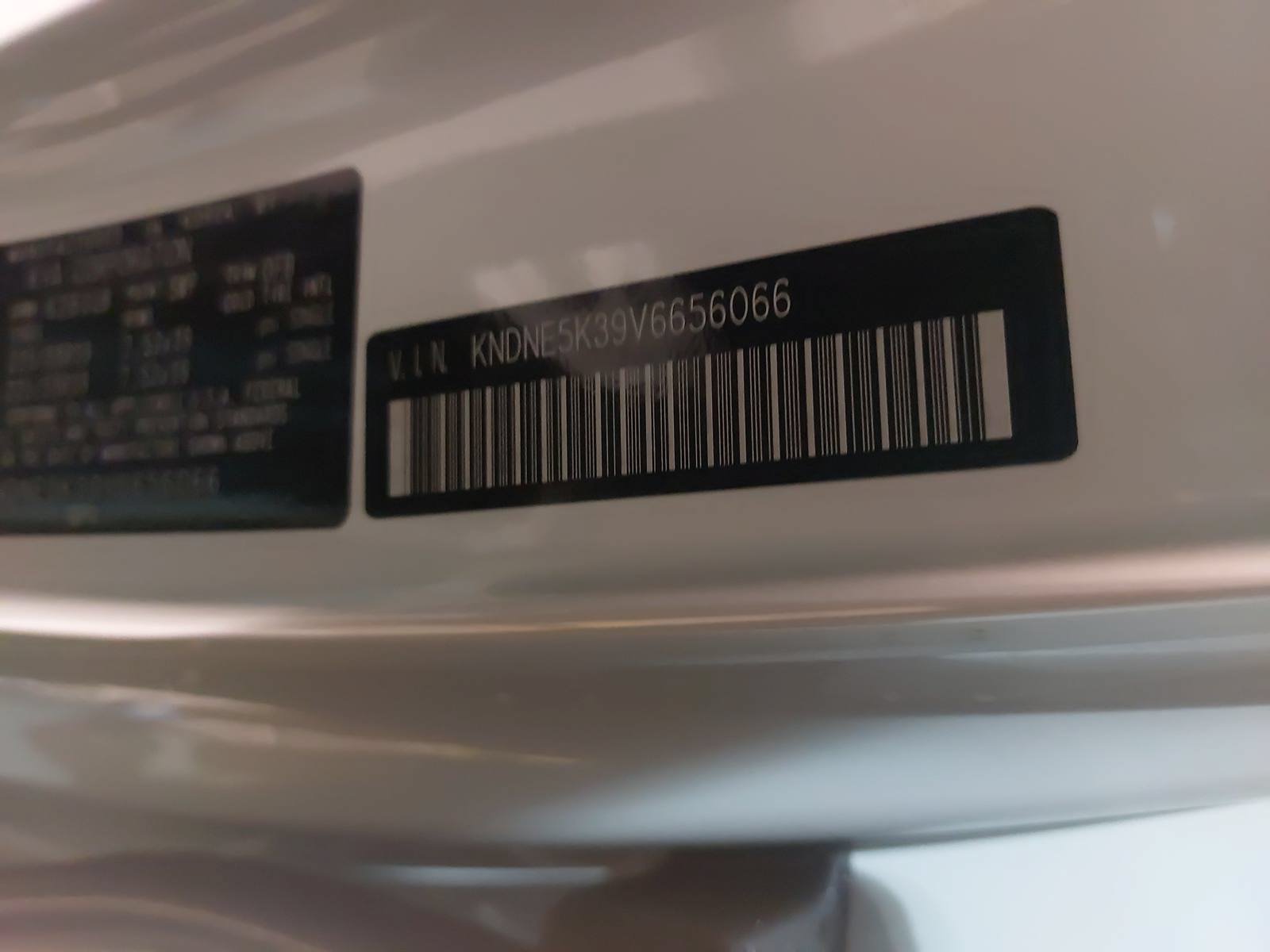 Used 2027 Kia Carnival SX Prestige FWD image 35