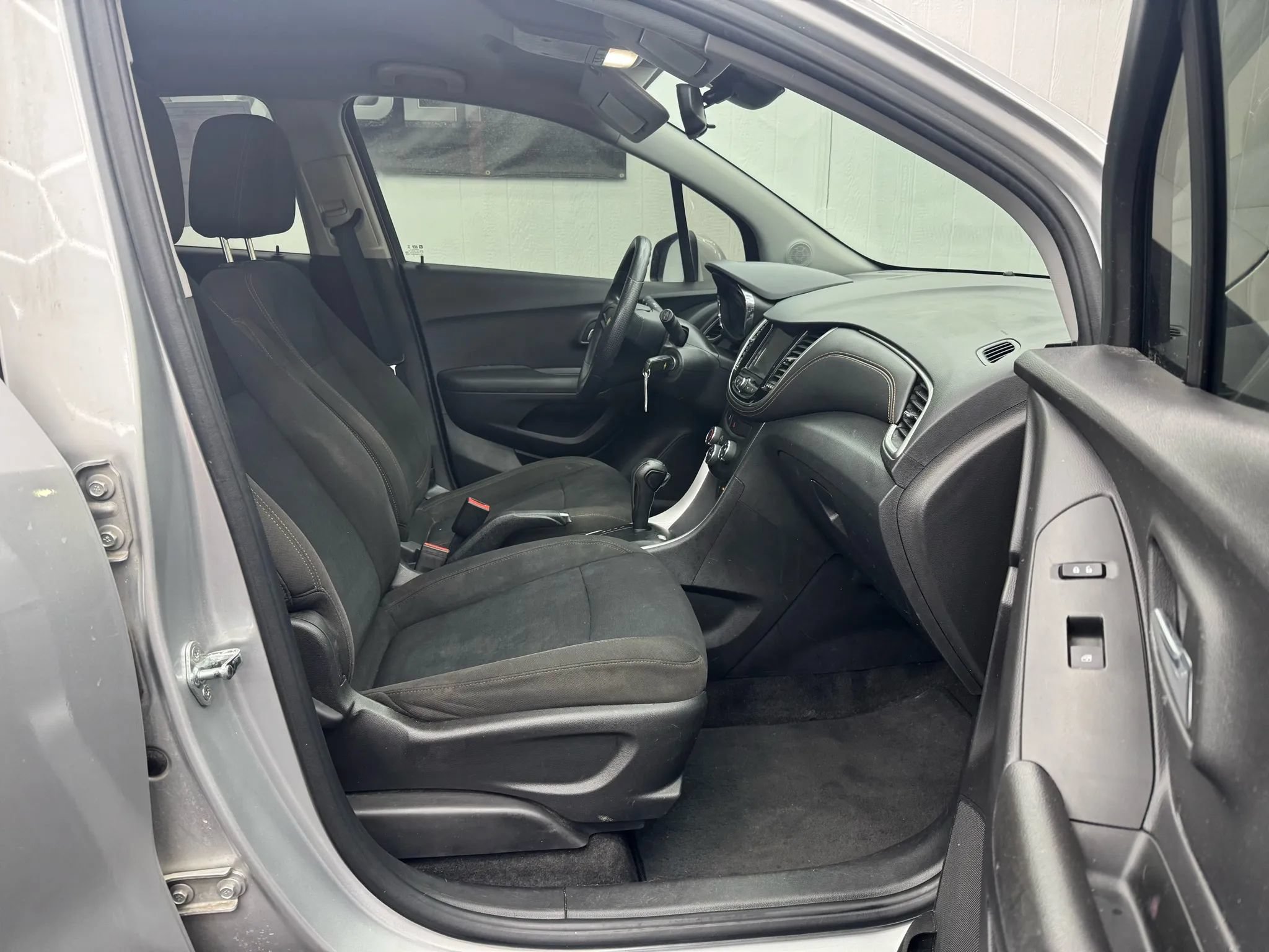 Used 2018 Chevrolet Trax LS AWD/4WD image 4