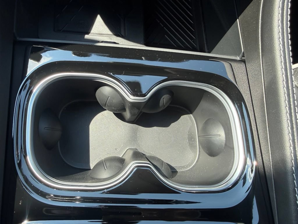New 2027 Chrysler Pacifica Limited FWD image 26