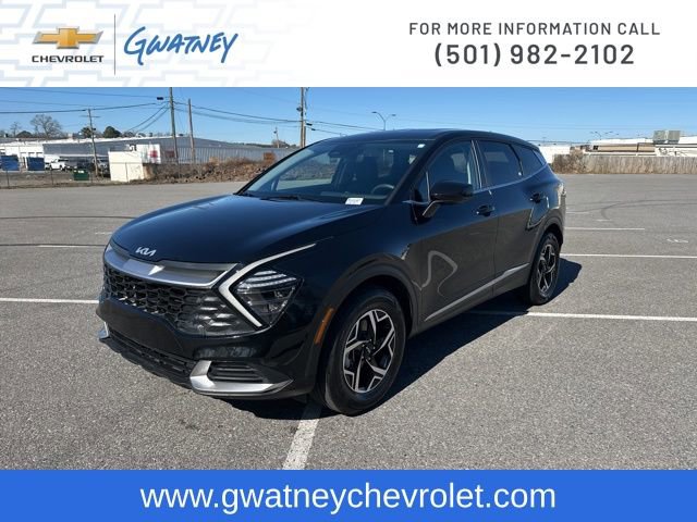 Used 2025 Kia Sportage LX image 1