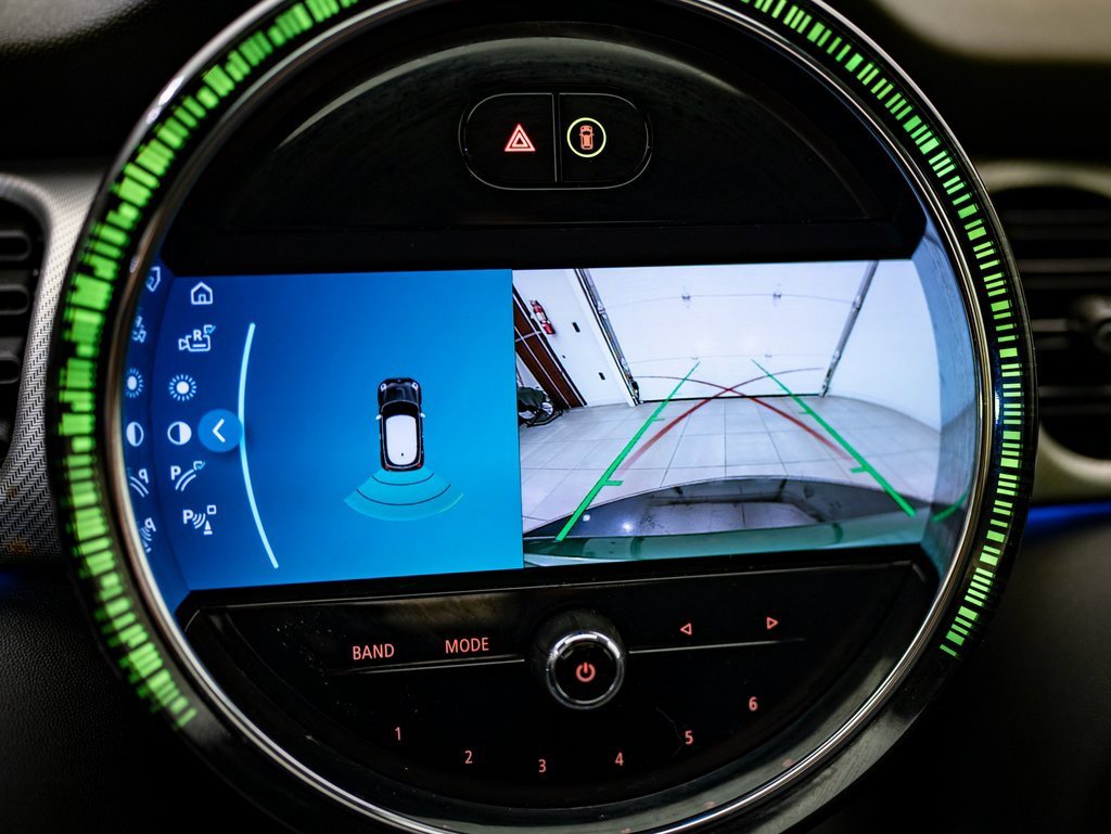 Used 2023 MINI Cooper 2-Door Hardtop image 30