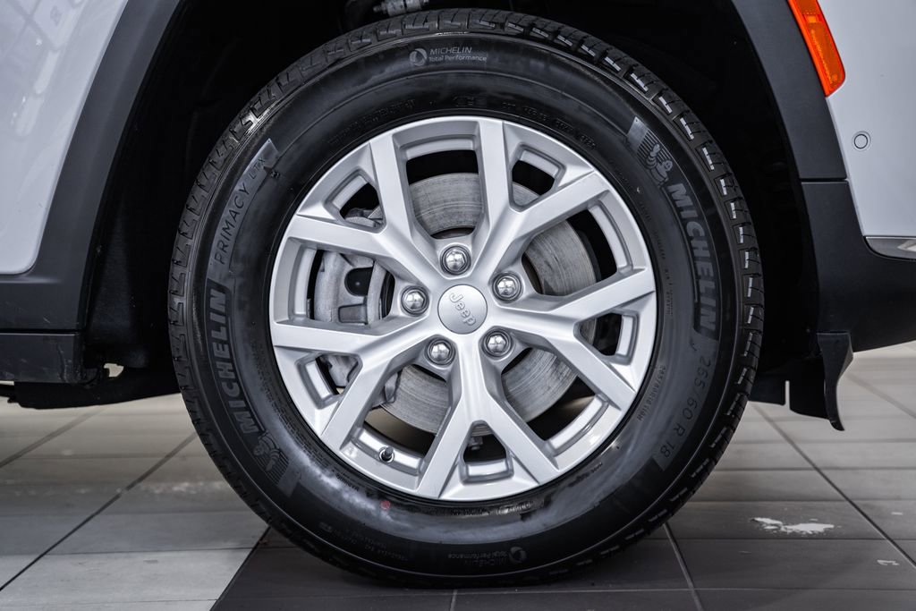 Certified 2024 Jeep Grand Cherokee L Limited w/ Luxury Tech Group II image 19