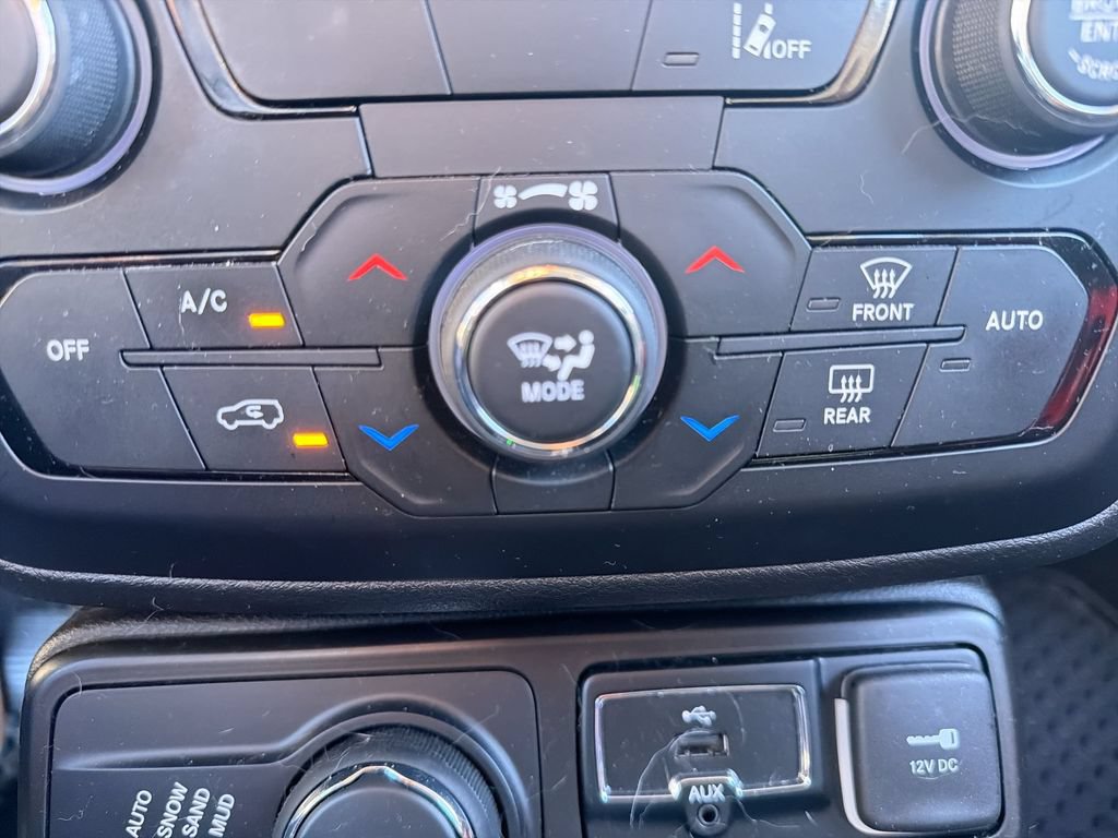 Certified 2022 Jeep Renegade Latitude AWD/4WD image 15