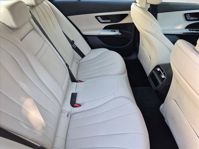 Used 2025 Mercedes-Benz E 350 4MATIC Sedan image 22
