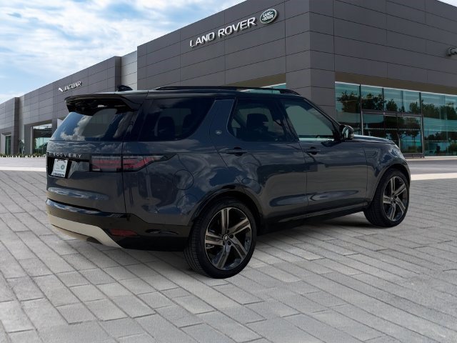 Used 2026 Land Rover Discovery Limited Edition AWD/4WD image 5