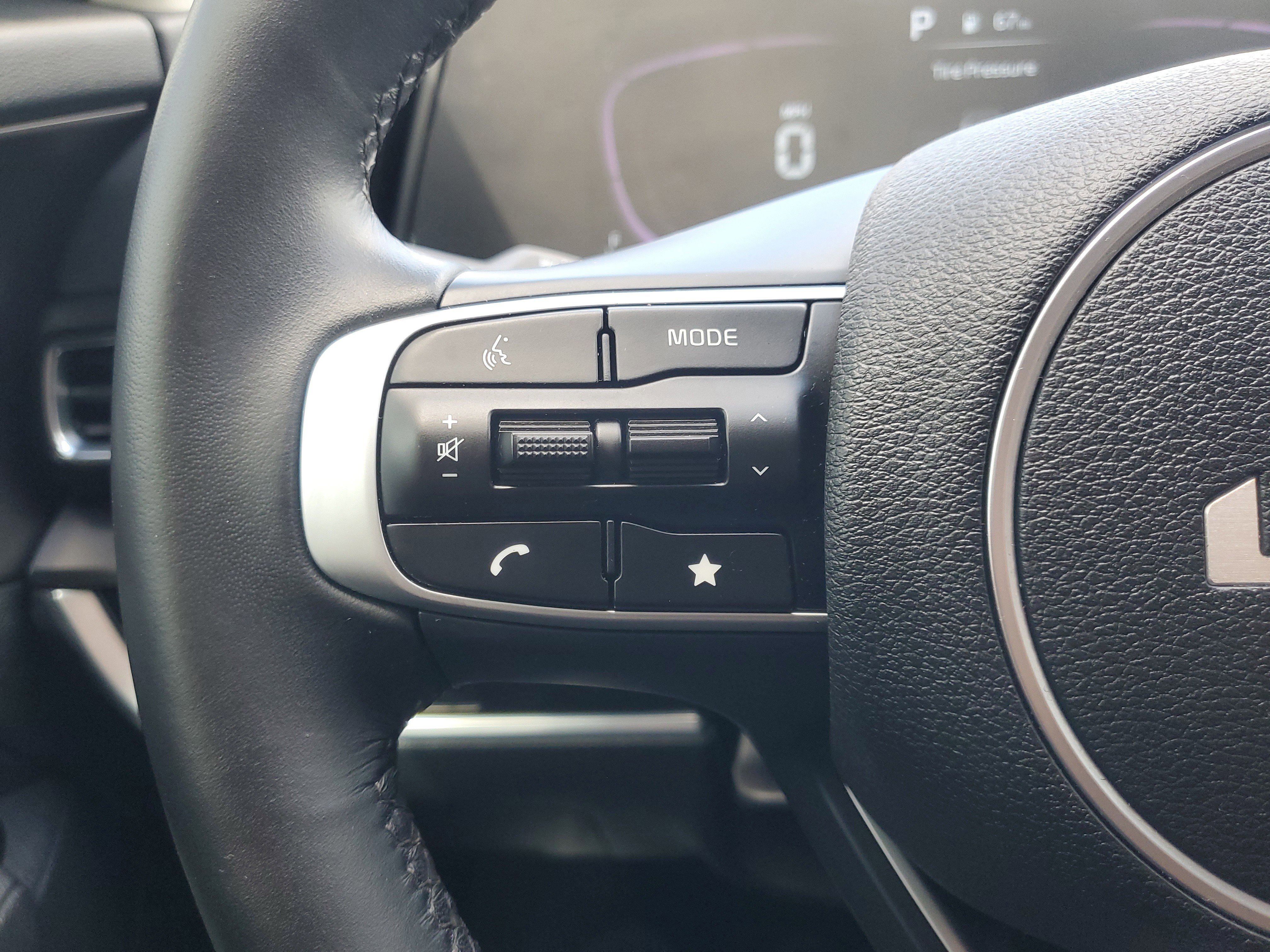 Used 2024 Kia Sportage EX image 21