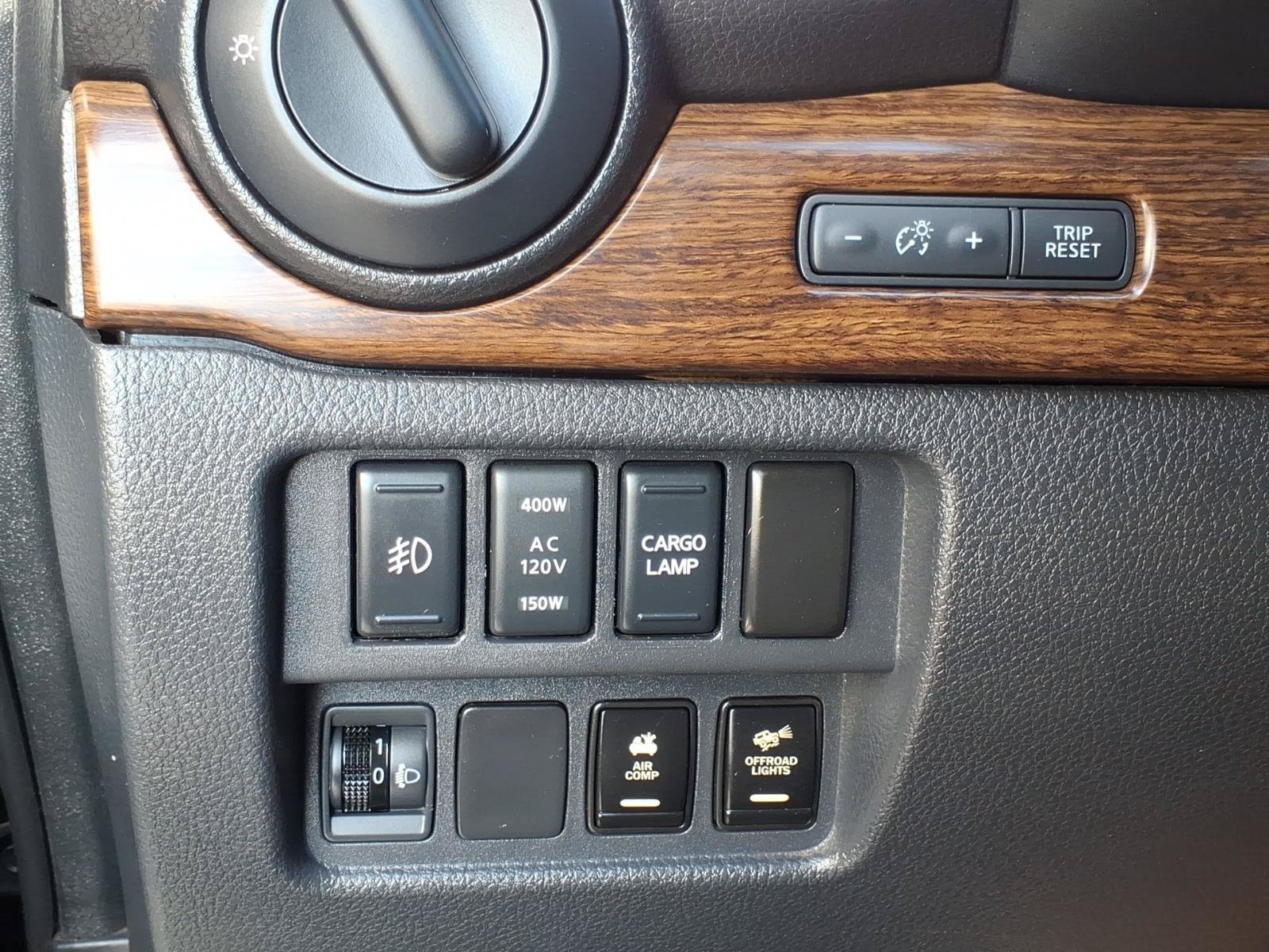 Used 2017 Nissan Titan Platinum Reserve AWD/4WD image 24