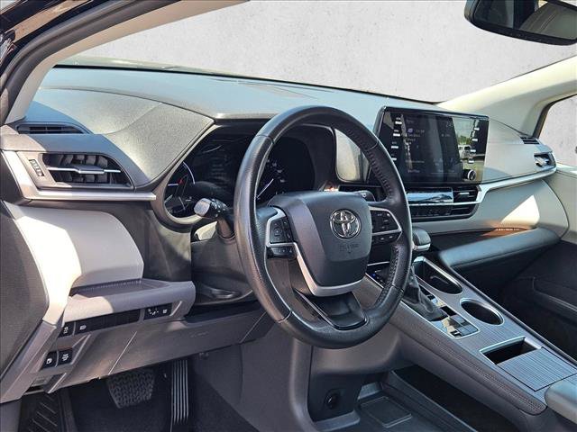 Used 2023 Toyota Sienna XLE FWD image 9