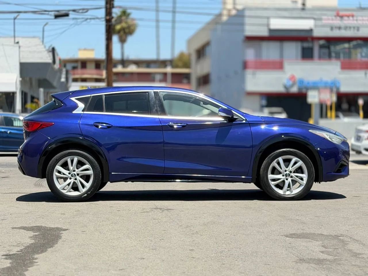 Used 2017 INFINITI QX30 w/ Cargo Package FWD image 17