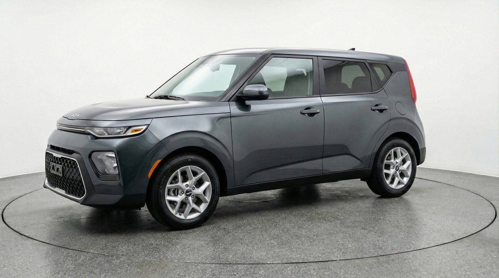 Used 2025 Kia Soul LX w/ LX Technology Package image 3