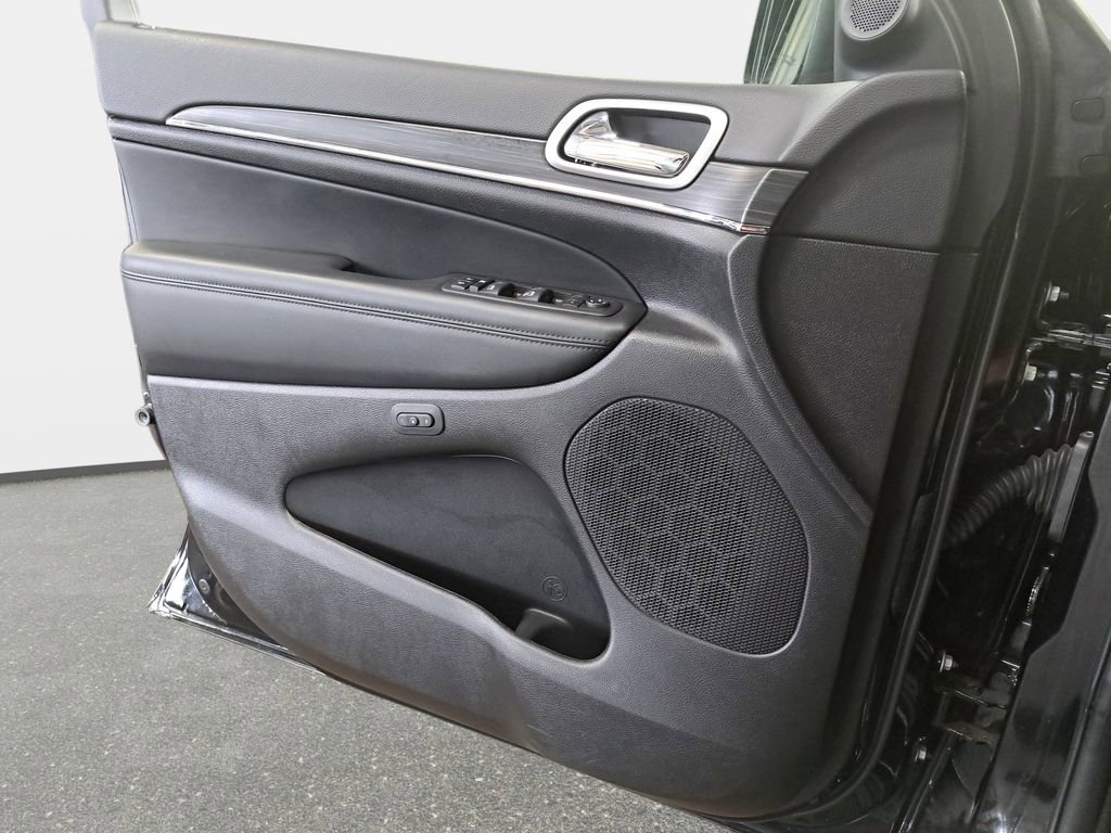 Used 2022 Jeep Grand Cherokee Limited AWD/4WD image 26