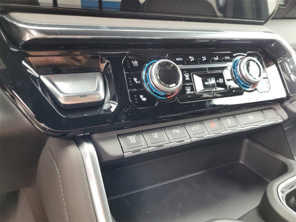 New 2025 GMC Sierra 3500 Denali w/ Denali Reserve Package image 14