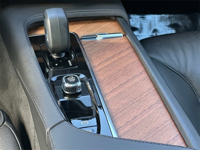 Used 2023 Volvo XC90 B6 Plus image 5